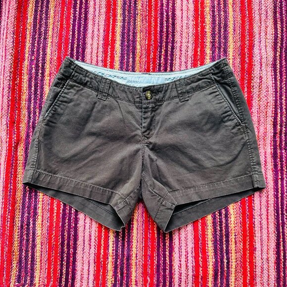 Old Navy Brown Shorts Low Rise Short Chino Shorts Dark Brown Shorts Size 6P - Picture 1 of 5